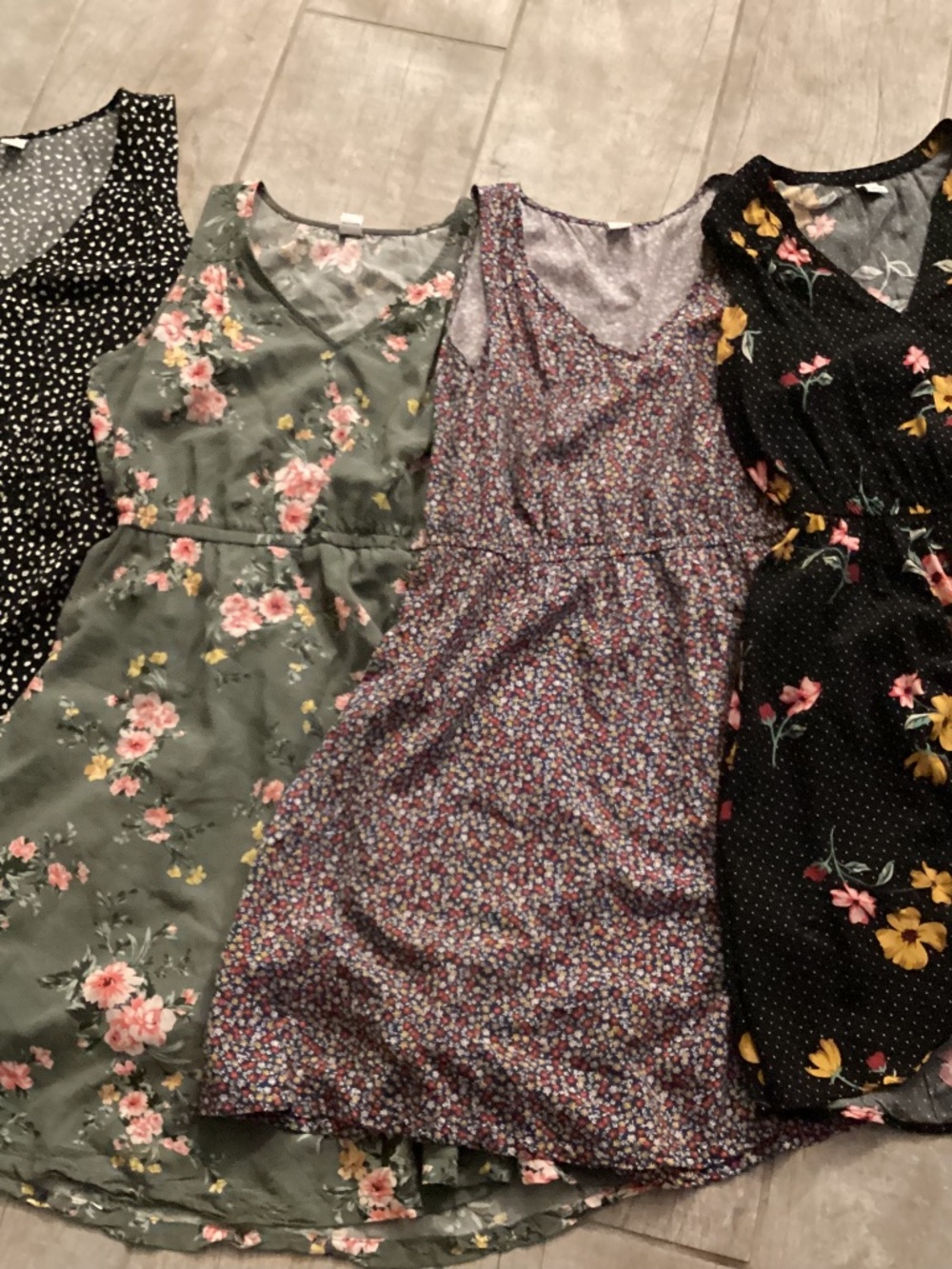 Lot of 4  floral sleeveless sundresses fitted waist knee length small